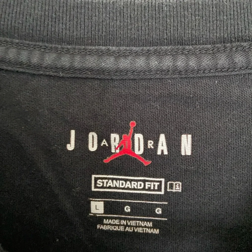 Jordan Air men’s standard fit decal tshirt — large‎